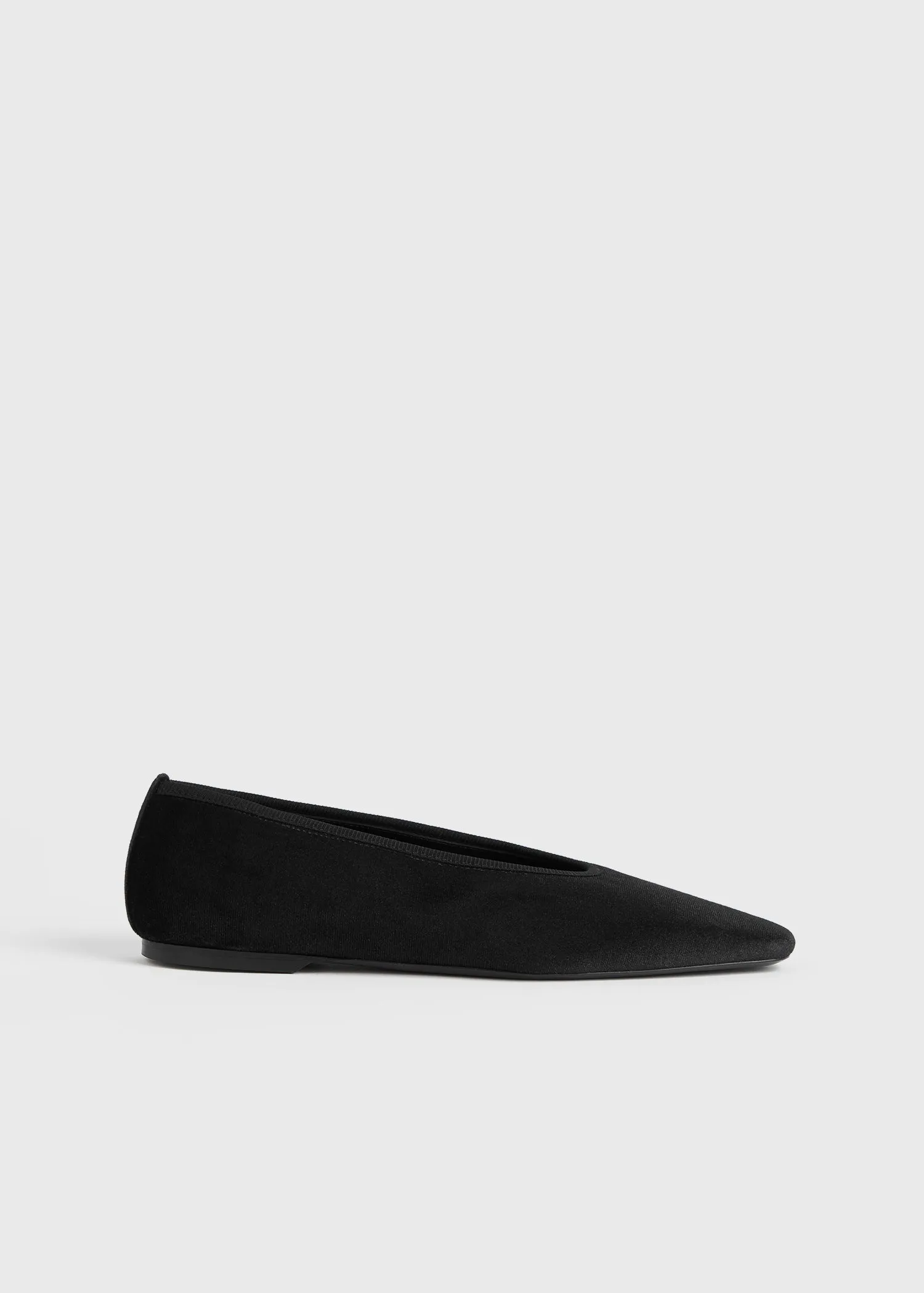 Minimalist velvet ballerinas black