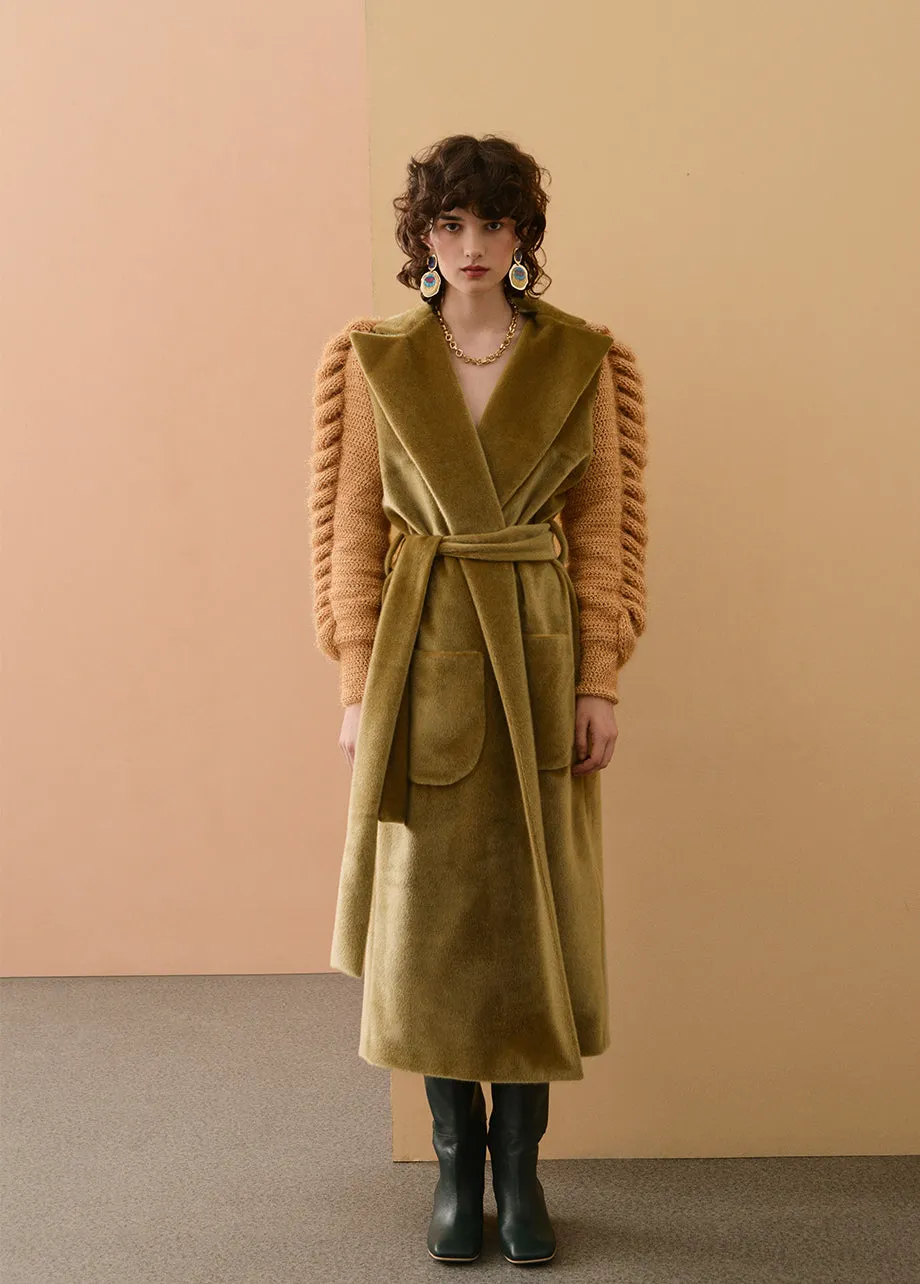 STATEMENT SLEEVES COAT