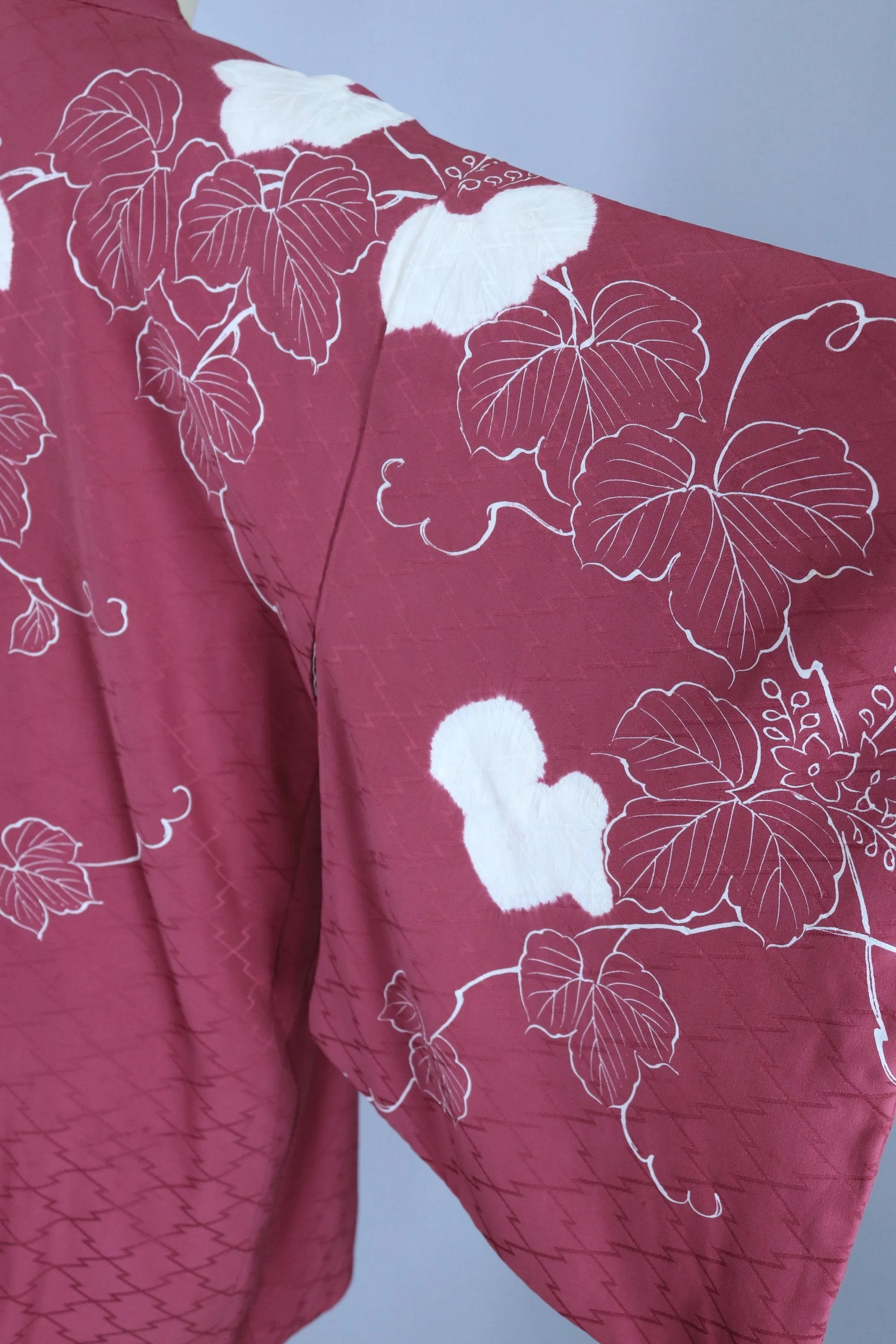 Vintage 1950s Silk Haori Kimono Cardigan Jacket / Mauve Pink Shibori Leaves